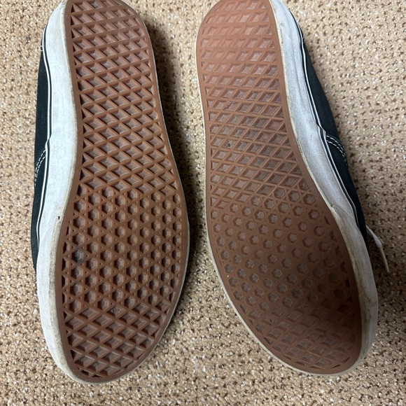 Vans shoes size 11 - Picture 2 of 3